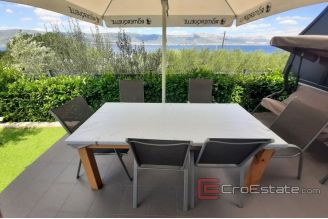 012 2016 568 Ciovo house with sea view for sale