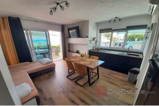 012 2016 568 Ciovo house with sea view for sale