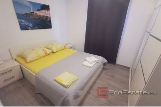 012 2016 568 Ciovo house with sea view for sale