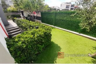012 2016 568 Ciovo house with sea view for sale