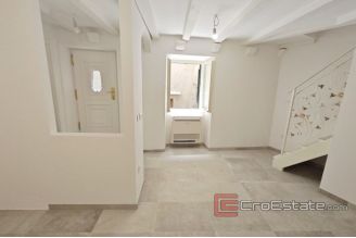 008 1018 01 dubrovnik house for sale