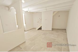 008 1018 01 dubrovnik house for sale