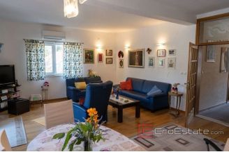 010 1018 03 dubrovnik house with view for sale