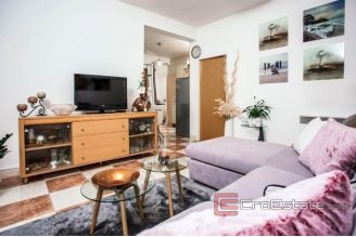011 2037 47 Makarska _Apartment house for sale