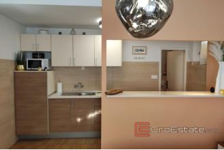 011 2037 47 Makarska _Apartment house for sale