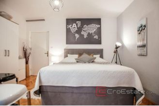 011 2037 47 Makarska _Apartment house for sale