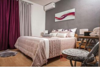 011 2037 47 Makarska _Apartment house for sale