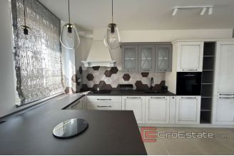 013 2035 108 Split Two bedroom apartment for rent