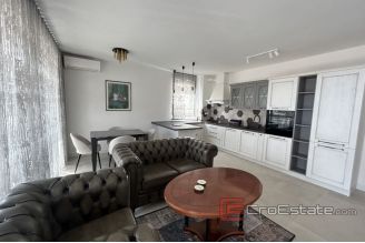 013 2035 108 Split Two bedroom apartment for rent
