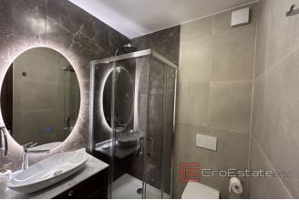 013 2035 108 Split Two bedroom apartment for rent