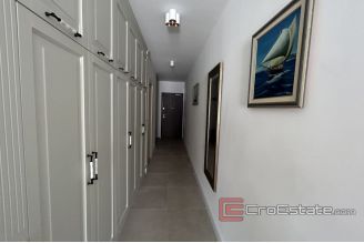013 2035 108 Split Two bedroom apartment for rent