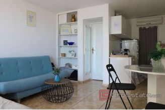 010 5282 30 Peljesac apartment house for sale