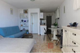 010 5282 30 Peljesac apartment house for sale