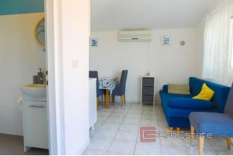 010 5282 30 Peljesac apartment house for sale