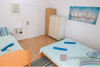 010 5282 30 Peljesac apartment house for sale