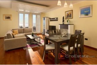 012 2035 111 Split three bedroom apartment for rent