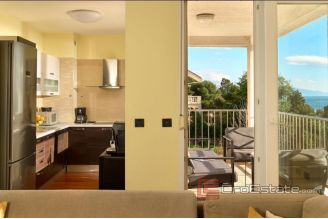 012 2035 111 Split three bedroom apartment for rent