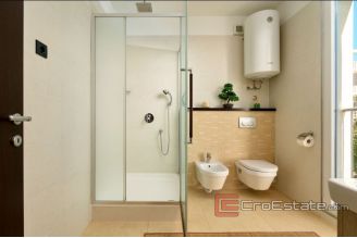 012 2035 111 Split three bedroom apartment for rent