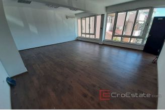 004 2016 571 Split office space for rent