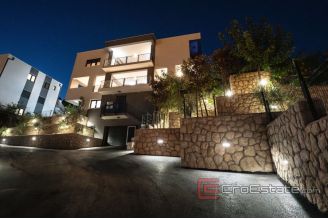 009 2018 233 Sibenik Four bedroom apartment with swimming pool for_sale