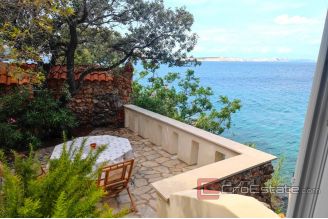 018 2021 354 island pag seafront house for sale