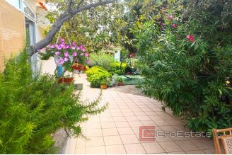 018 2021 354 island pag seafront house for sale
