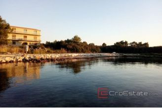 005 2016 572 Peljesac land in the first row by the sea for sale