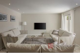 012 1020 03 Umag modern house for sale