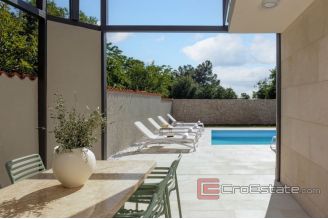 012 1020 03 Umag modern house for sale