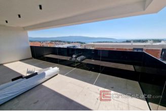 010 1021 02 Krk apartment with a sea view for sale
