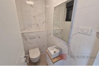 010 1021 02 Krk apartment with a sea view for sale