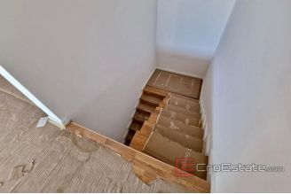 010 1021 02 Krk apartment with a sea view for sale