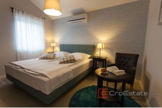 020 1021 03 Krk house with pool for sale