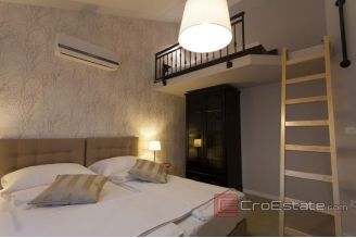 020 1021 03 Krk house with pool for sale