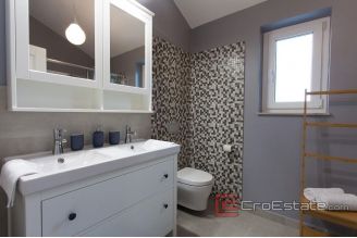 020 1021 03 Krk house with pool for sale