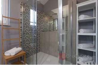 020 1021 03 Krk house with pool for sale