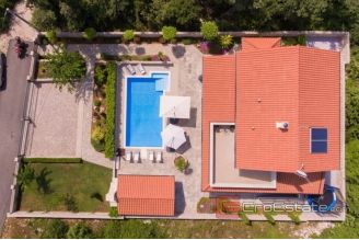 020 1021 03 Krk house with pool for sale