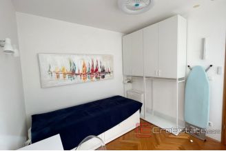 008 5284 30 Apartment with sea view for rent