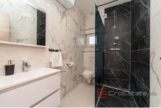 020 2018 235 Pag apartments with sea view for sale