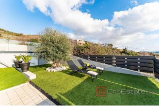 020 2018 235 Pag apartments with sea view for sale