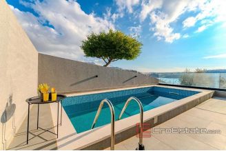 020 2018 235 Pag apartments with sea view for sale