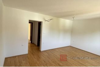 016 1021 05 Krk house with pool for sale