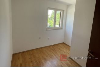 016 1021 05 Krk house with pool for sale