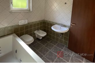 016 1021 05 Krk house with pool for sale
