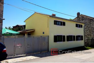 10 4366 30 Porec area house for sale swimming pool