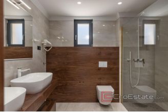 019 1021 06 Krk penthouse with pool and sea view for sale