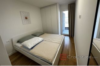 010 2043 79 Split apartment with sea view for rent