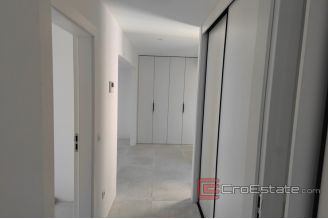 016 2021 356 zadar villa first row to the sea for sale