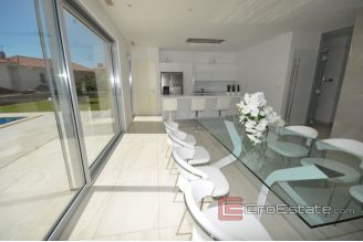 017 1021 10 Krk Luxury villa with sea view for sale