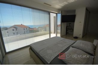 017 1021 10 Krk Luxury villa with sea view for sale